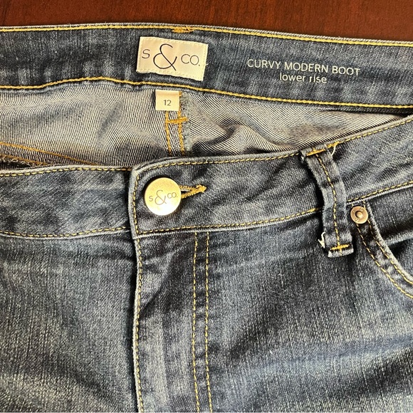 Woman’s blue jeans size 12 curvy modern boot lower rise S & Co. - Picture 5 of 10